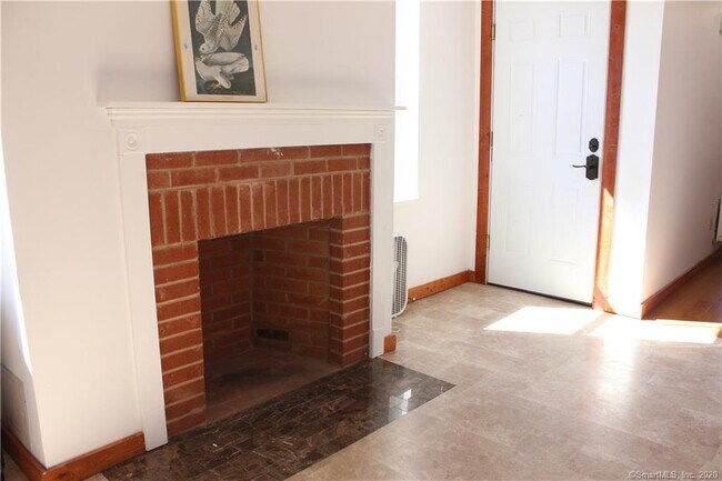 Building Photo - 80 William St