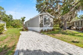 Building Photo - 11240 N Northwood Dr