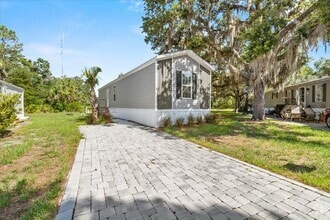 Building Photo - 11240 N Northwood Dr