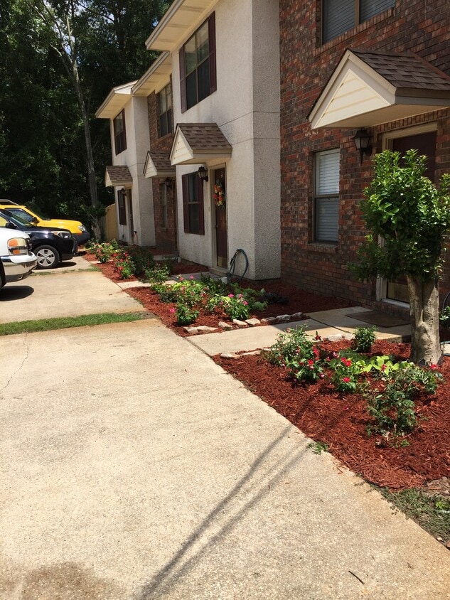 23 Calypso St, Mary Esther, FL 32569 Townhome Rentals in Mary Esther