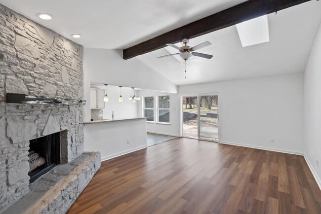 Building Photo - 1519 Gatlinburg Dr