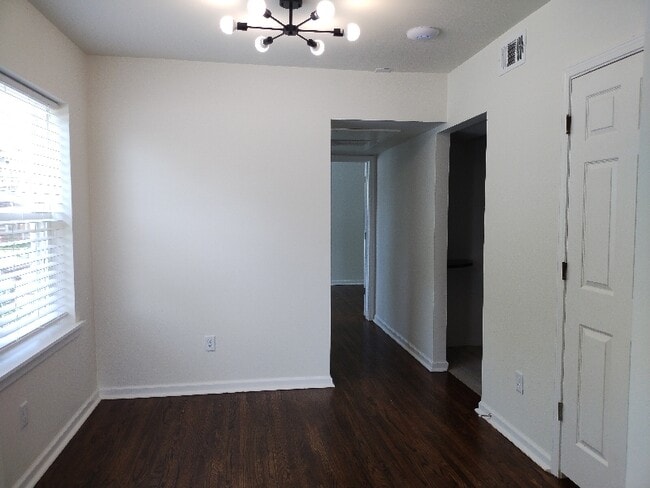 Building Photo - 1312 S Quaker Ave