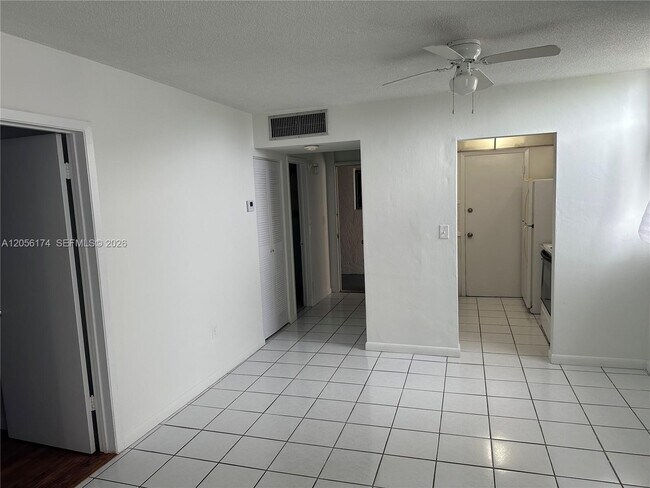 Foto del edificio - 12590 NE 16th Ave