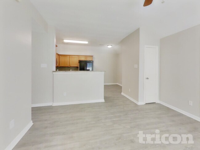 Foto del edificio - 24307 Hard Wood Dr