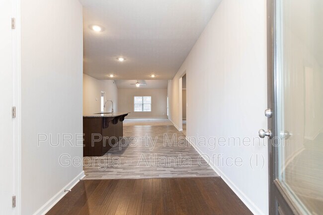 Building Photo - 145 Mandy Ln