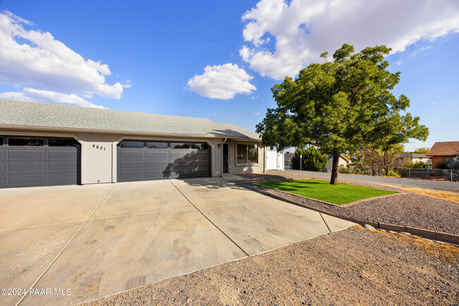 Building Photo - 4621 N Ocotillo Dr