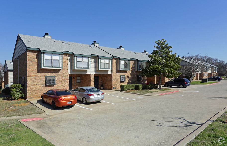 Shorewood Park Townhomes Rentals - Grapevine, TX | Apartments.com