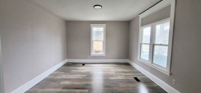 Foto del edificio - 1326 E Pontiac St