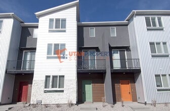 Building Photo - 1043 W 400 S