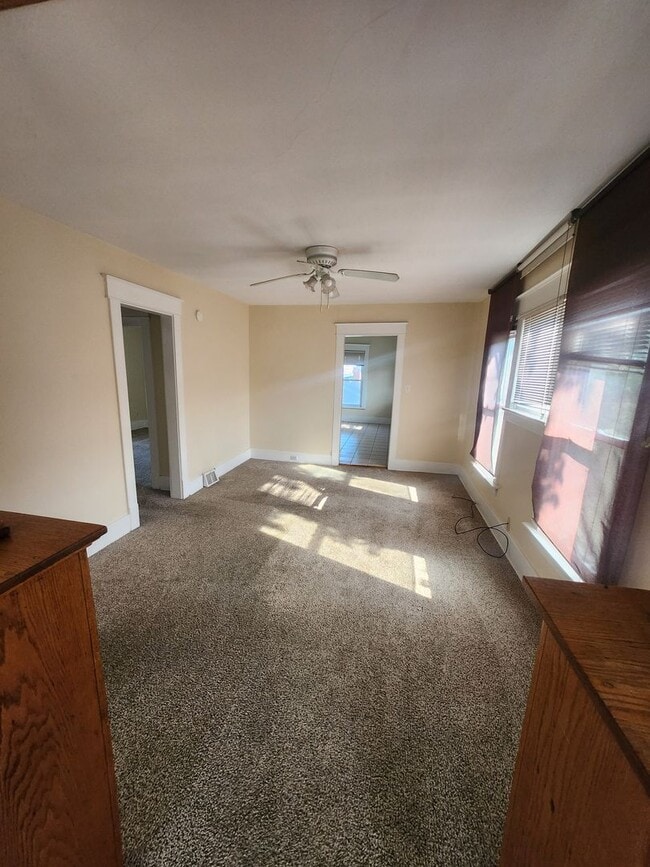 Building Photo - Upper 2 bedroom lower west side
