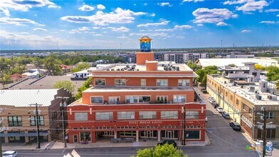 Building Photo - 1401 S Flores St