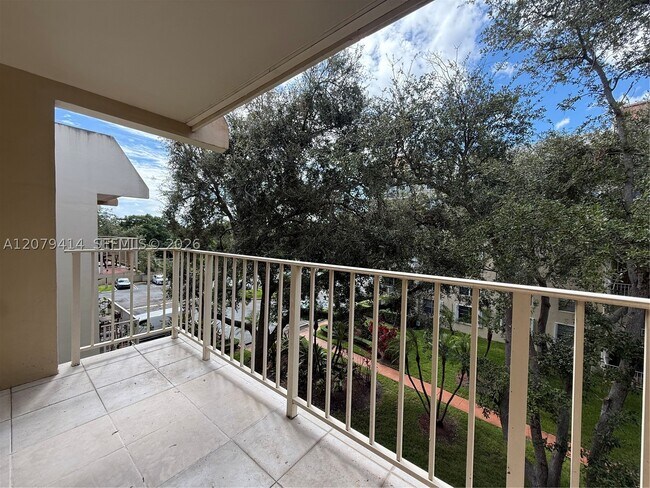 Building Photo - 13100 SW 92nd Ave