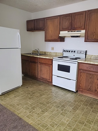 Kitchen - 515 S College St