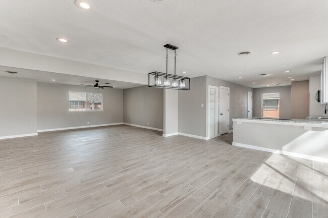 Building Photo - 1218 Hillcrest St