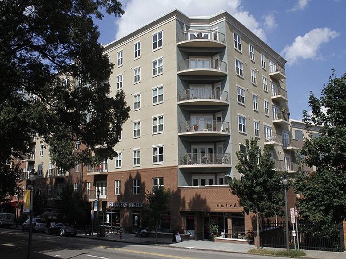 Foto principal - Modern Downtown Raleigh Condo w/ Top Floor...