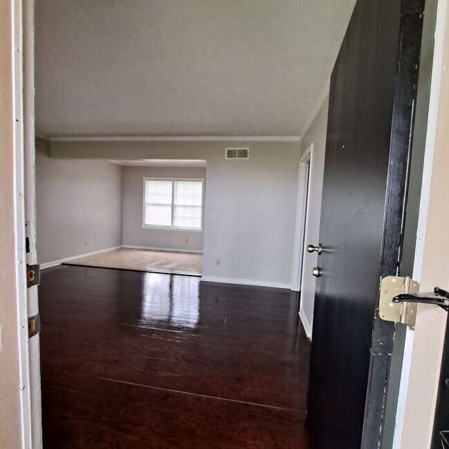 Foto del edificio - 3083 Winchester Rd