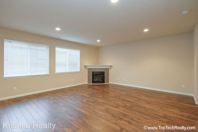 Foto del edificio - 4 br, 2.5 bath House - 7296 NW Dusty Ter