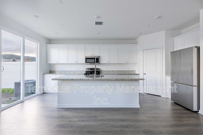 Building Photo - 29243 Victoria Bch Blvd