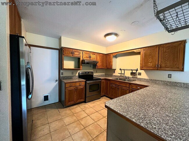 Foto del edificio - 4 Bed, 3.5 Bath Townhouse With Plenty of S...