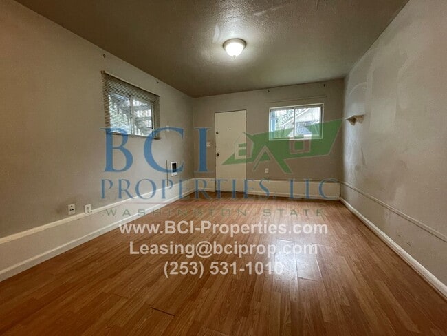 Building Photo - LAW-5503