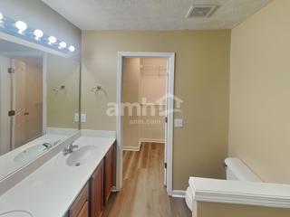 Building Photo - 8825 Cressent Glen Ct