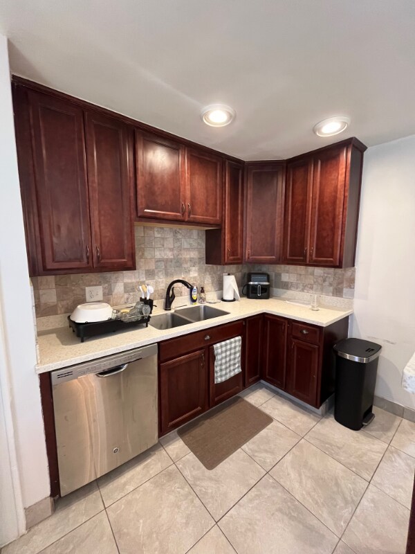 Foto del edificio - 165 N 400 E