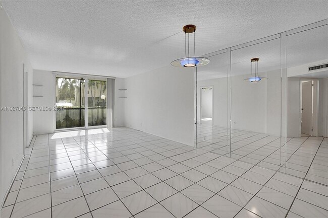 Foto del edificio - 5431 NE 25th Ave