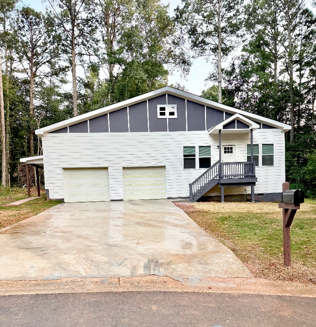 Building Photo - 557 Handyman Ct