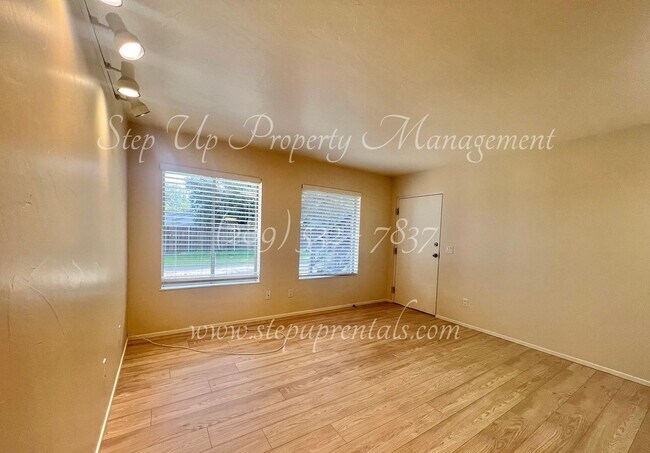 Foto del edificio - 855 Gold Cliff Rd