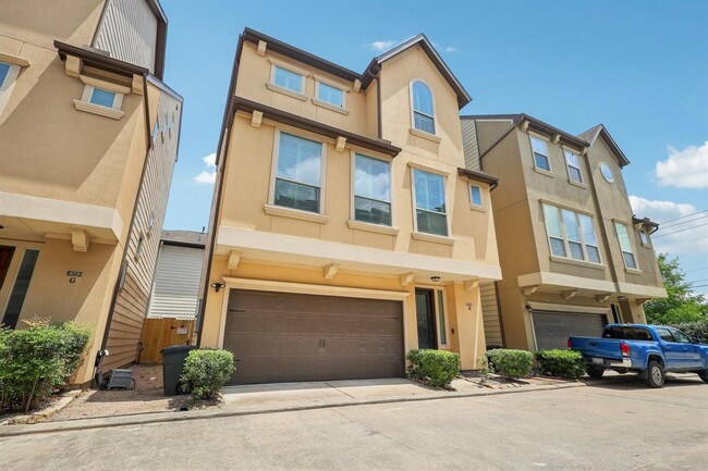 Foto del edificio - 6363 Fairdale Ln