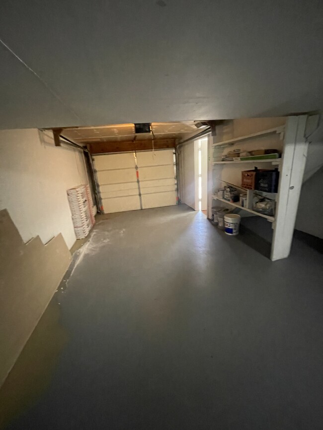 Building Photo - 3305 Droste Rd