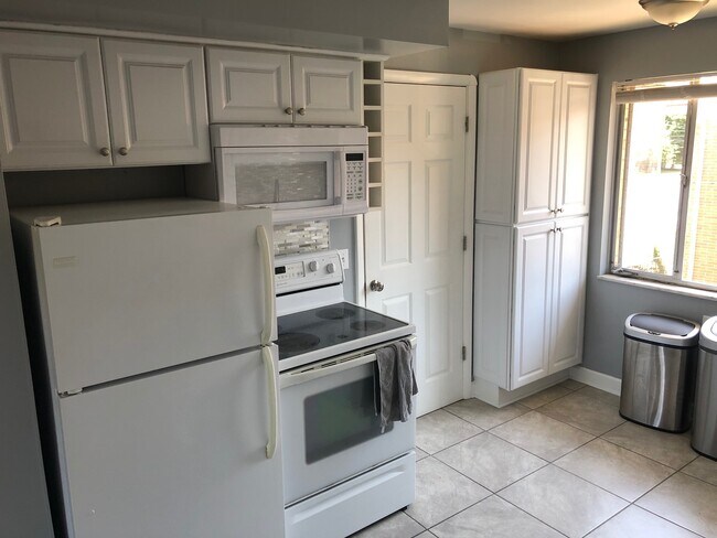 Foto del edificio - 3442 Warren Rd