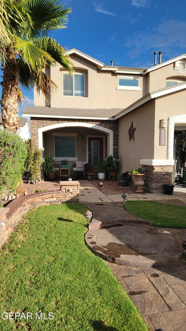 Building Photo - 3880 Loma Brisa Dr