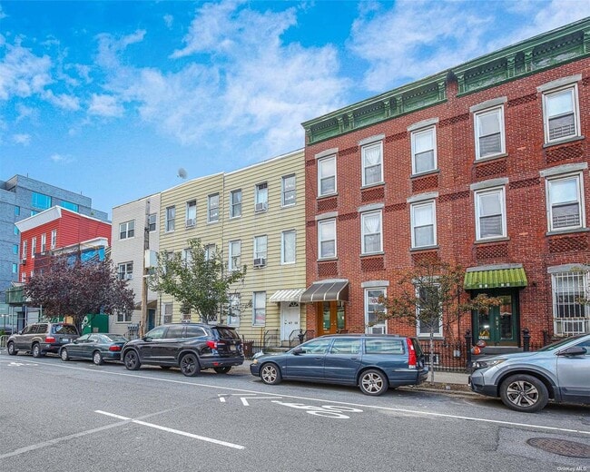 Building Photo - 47-10 11th St
