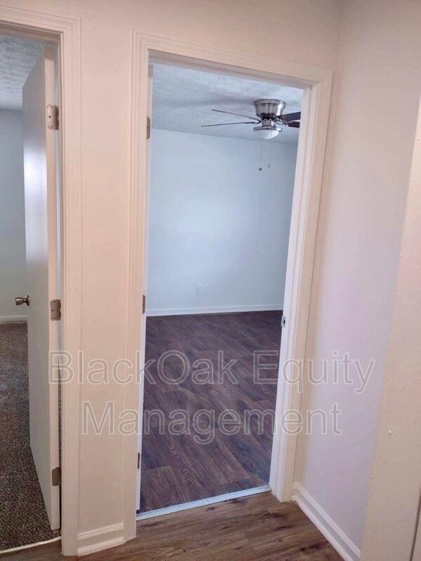 Foto del edificio - 745 Perryville St