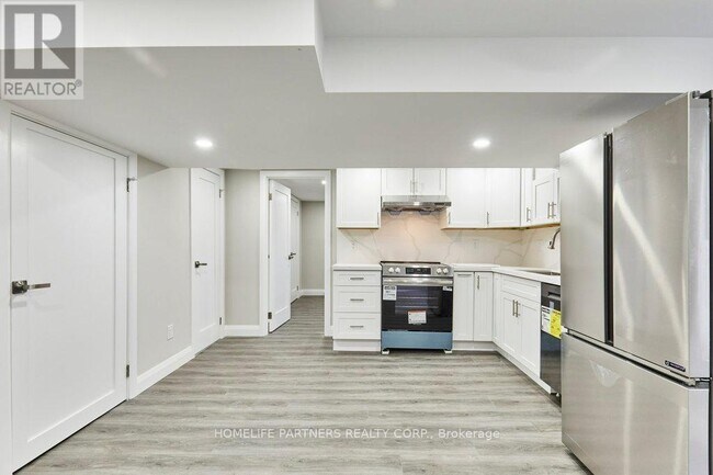 Photo du bâtiment - 79 Strathavon Dr