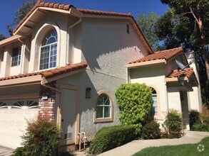 Building Photo - 2055 Calle Mesa Alta