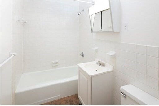 Foto del edificio - 782 Main St