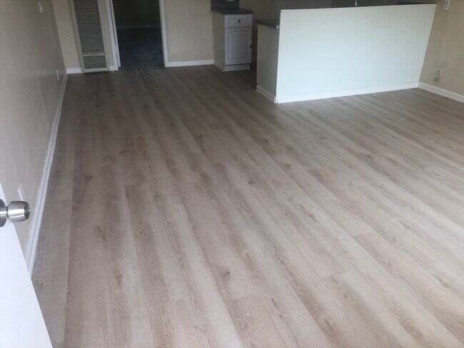 Foto del edificio - 16105 Eucalyptus Ave