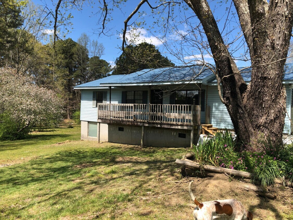 4 BDR, 2 BA + Bonus Room + Garage + Huge Lot House Rental in Jasper