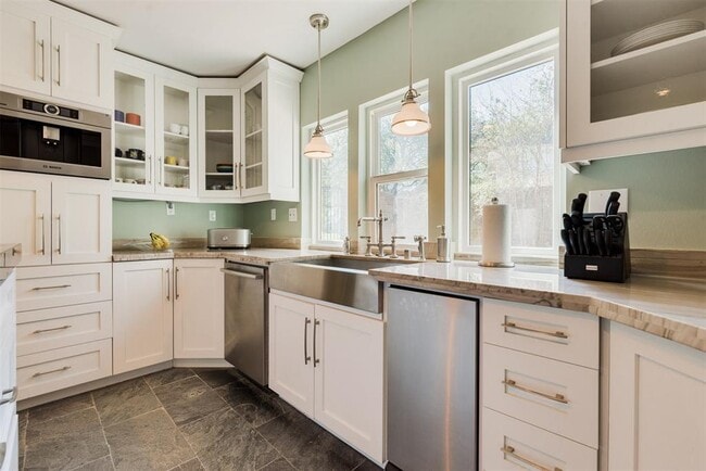 Building Photo - 1214 Almond Grove Dr