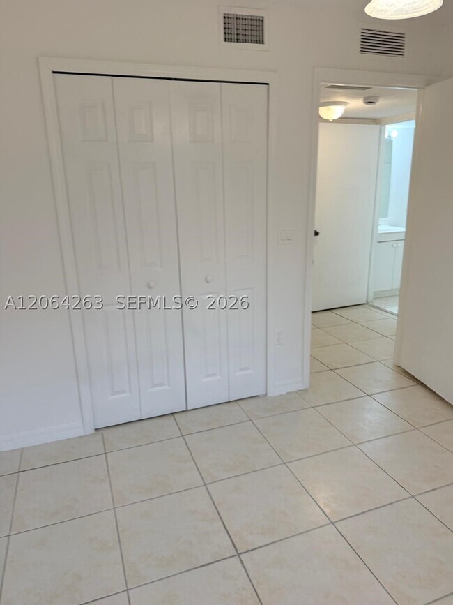 Foto del edificio - 1250 SE 26th St