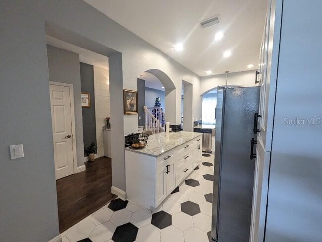 Foto del edificio - 2142 Park Crescent Dr