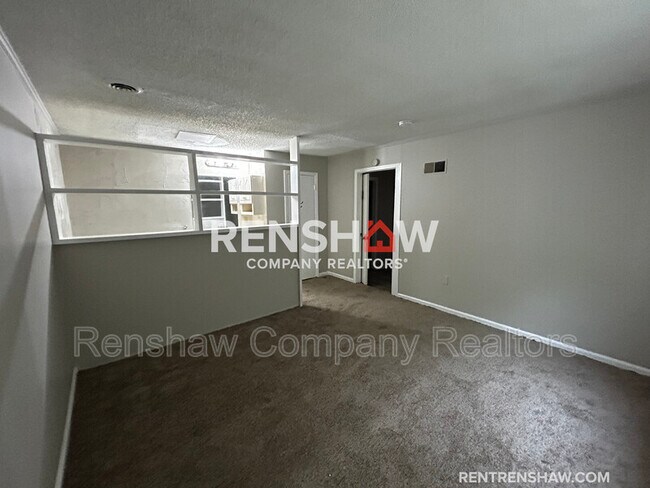 Building Photo - 208 Melwood St