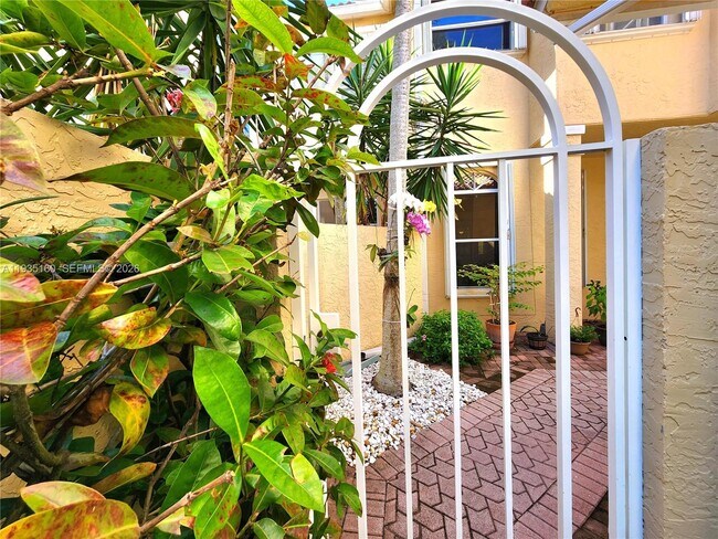 Foto del edificio - 21028 NE 34th Ct