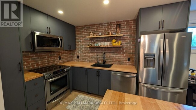 Building Photo - 3239 Cove Ave