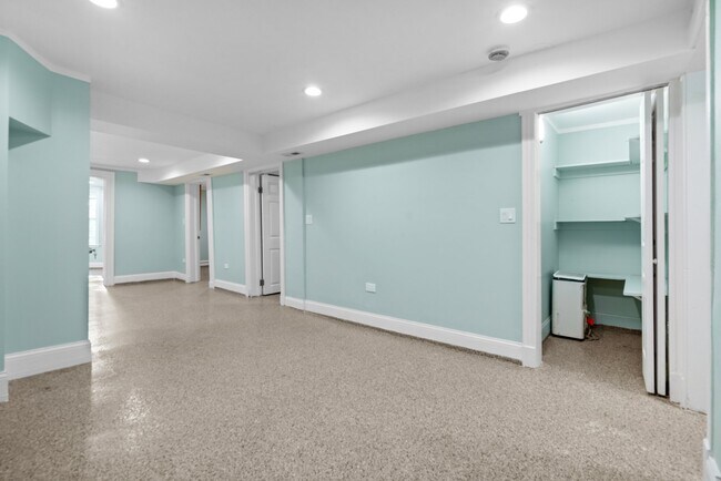 Foto del edificio - 2321 S Albany Ave