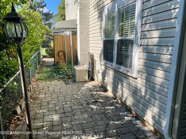 Building Photo - 330 Norwood Ln