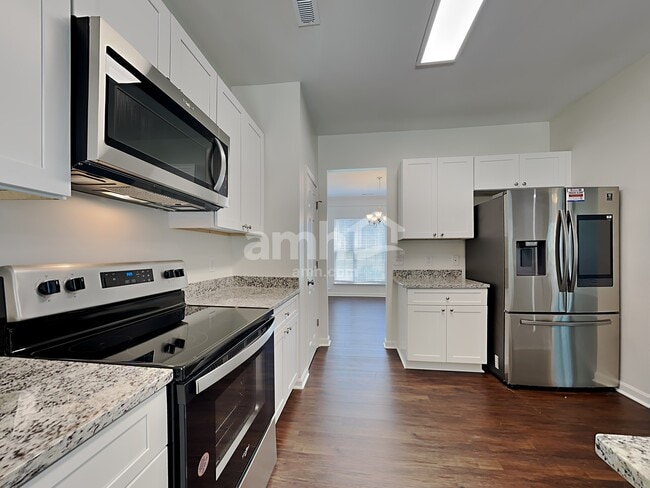 Building Photo - 1575 Pondhaven Dr