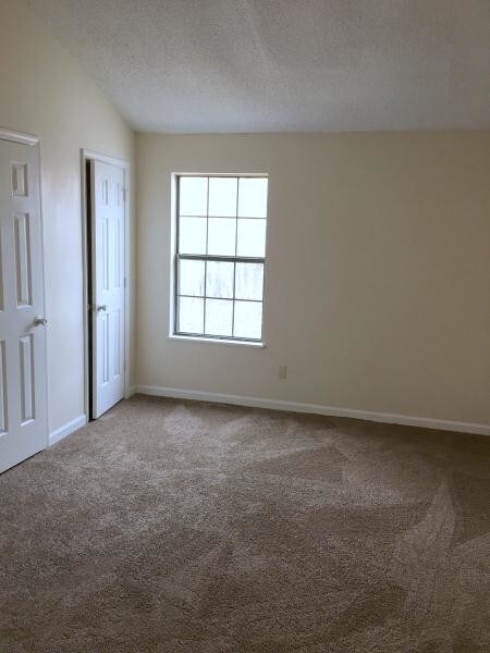 Building Photo - 129 Villas Ct